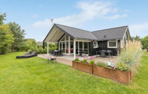 Stunning Home In Glesborg With Kitchen, Glesborg